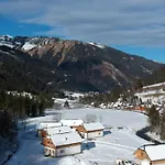 Norah Chalet *